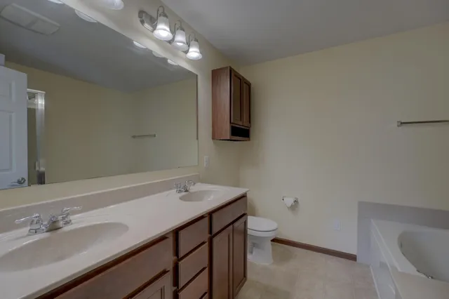 $300,000 | 3352 Hazel Trail, Unit E, Woodbury, MN 55129