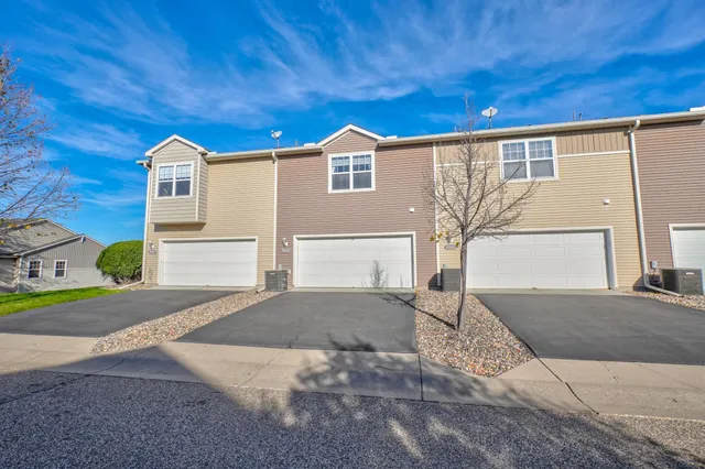 $300,000 | 3352 Hazel Trail, Unit E, Woodbury, MN 55129