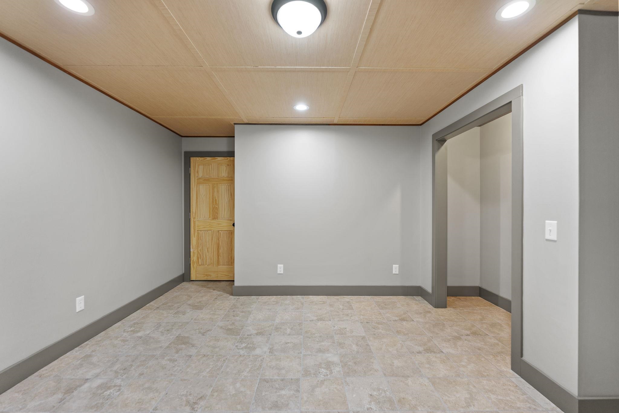 166 South Rocky Hill Road Galena, IL 61036 - Photo 36 of 57 a view of an empty room