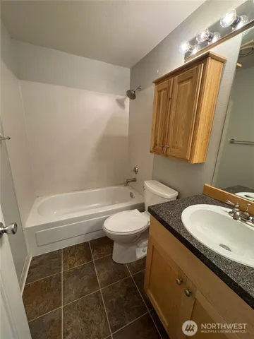 $1,900 | 6700 Northeast 182nd Street, Unit A208, Kenmore, WA 98028