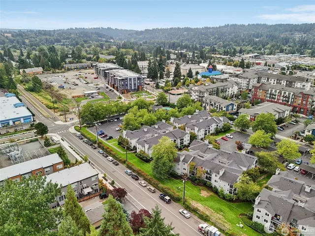 $1,900 | 6700 Northeast 182nd Street, Unit A208, Kenmore, WA 98028