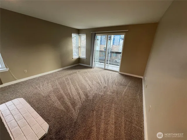 $1,900 | 6700 Northeast 182nd Street, Unit A208, Kenmore, WA 98028