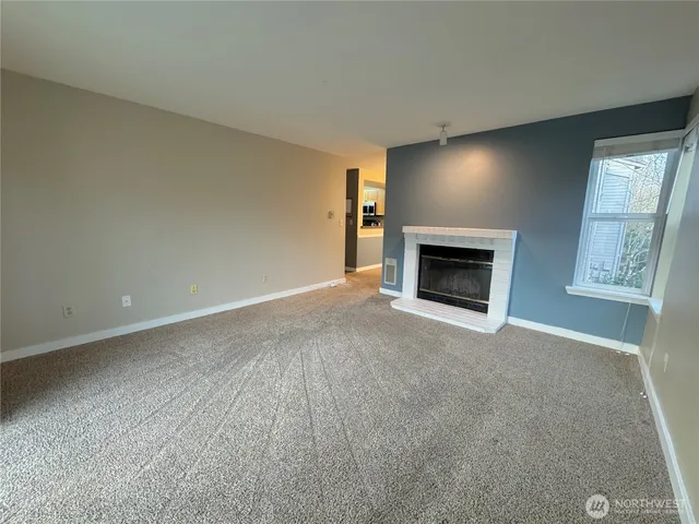 $1,900 | 6700 Northeast 182nd Street, Unit A208, Kenmore, WA 98028