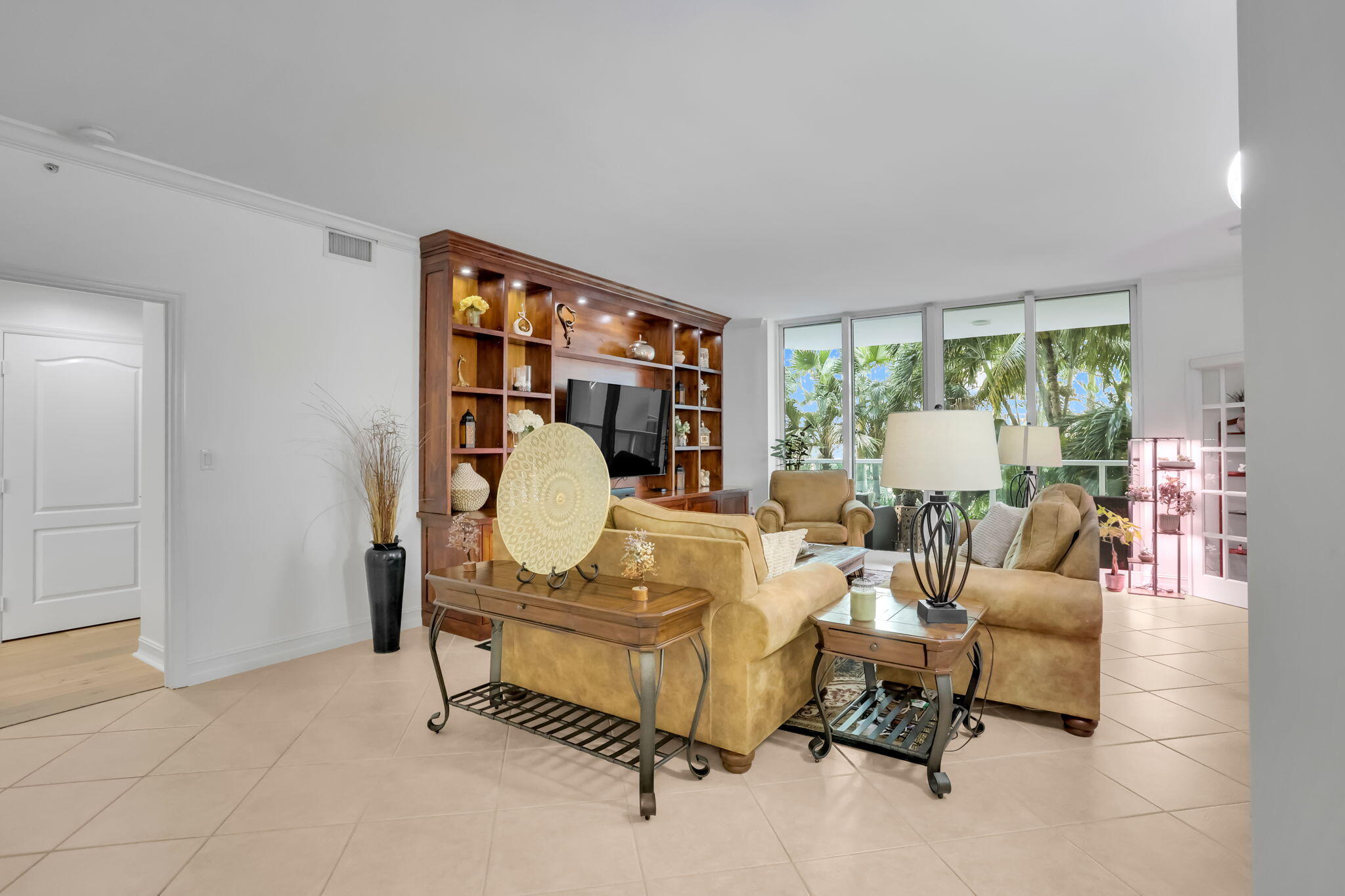 500 Southeast Mizner Boulevard, Unit A209 Boca Raton, FL 33432 - Photo 14 of 49 3-web-or-mls-0E2A5621