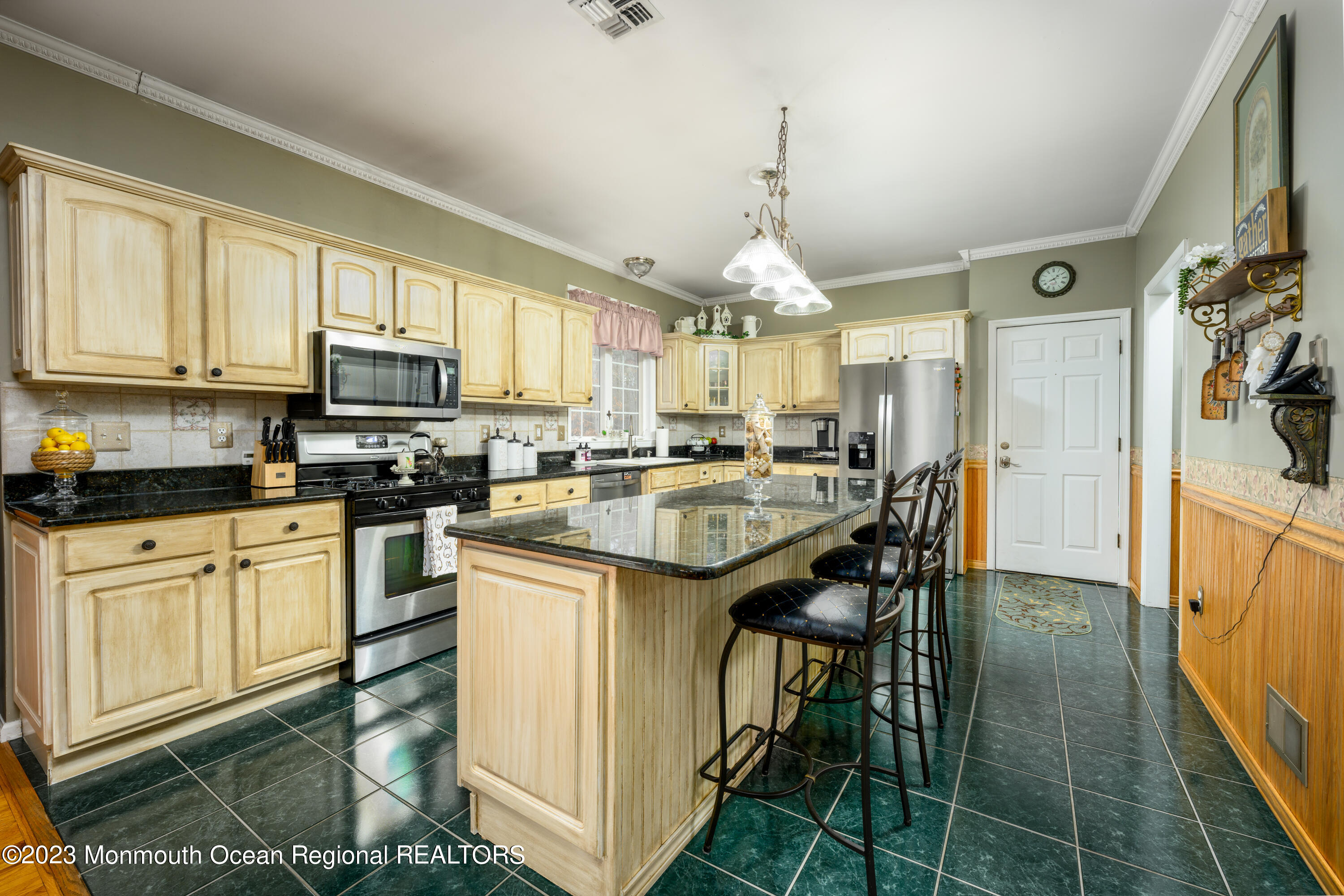 22 Amanda Lane Howell, NJ 07731 - Photo 7 of 53 22_Amanda_Ln-9