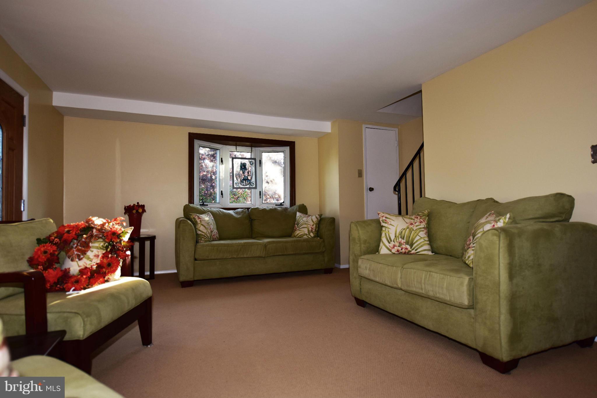 711 Kingston Road Baltimore, MD 21220 - Photo 10 of 22 Living Room