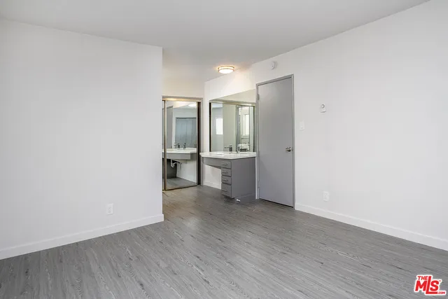 $3,195 | 450 South Los Robles Avenue, Unit 8, Pasadena, CA 91101