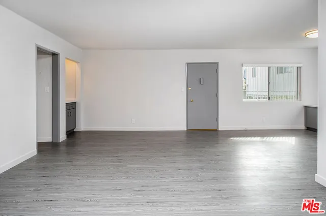 $3,195 | 450 South Los Robles Avenue, Unit 8, Pasadena, CA 91101