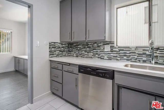 $3,195 | 450 South Los Robles Avenue, Unit 8, Pasadena, CA 91101