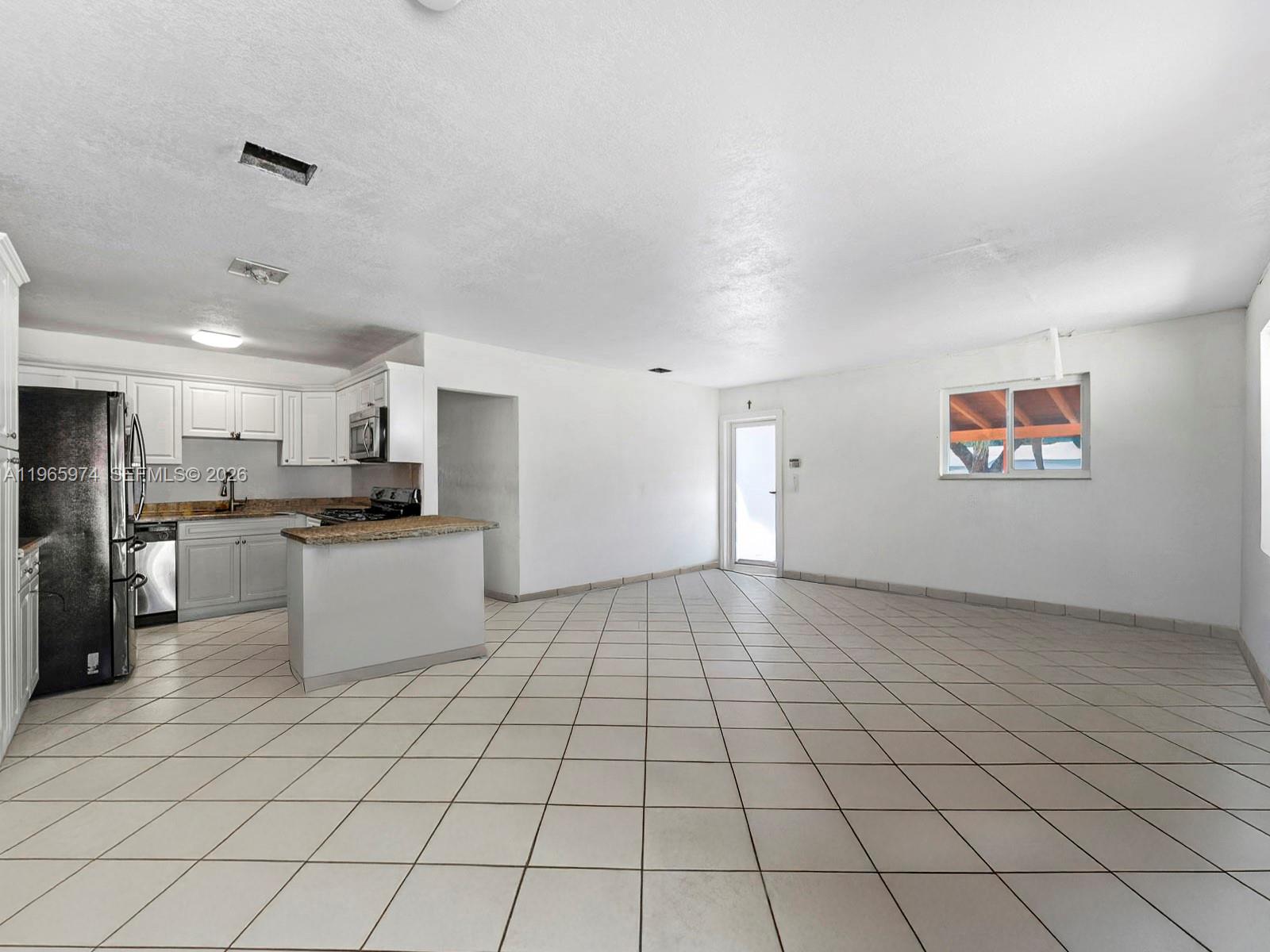 655 West 70 Place Hialeah, FL 33014 - Photo 21 of 40