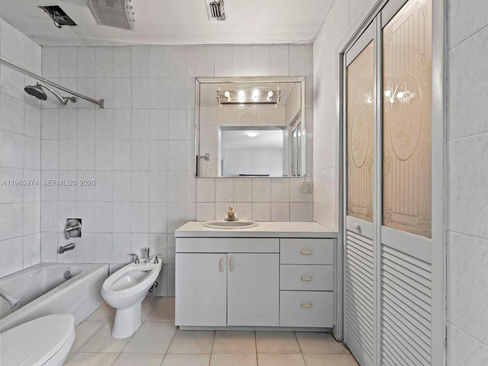 655 West 70 Place Hialeah, FL 33014 - Photo 32 of 40