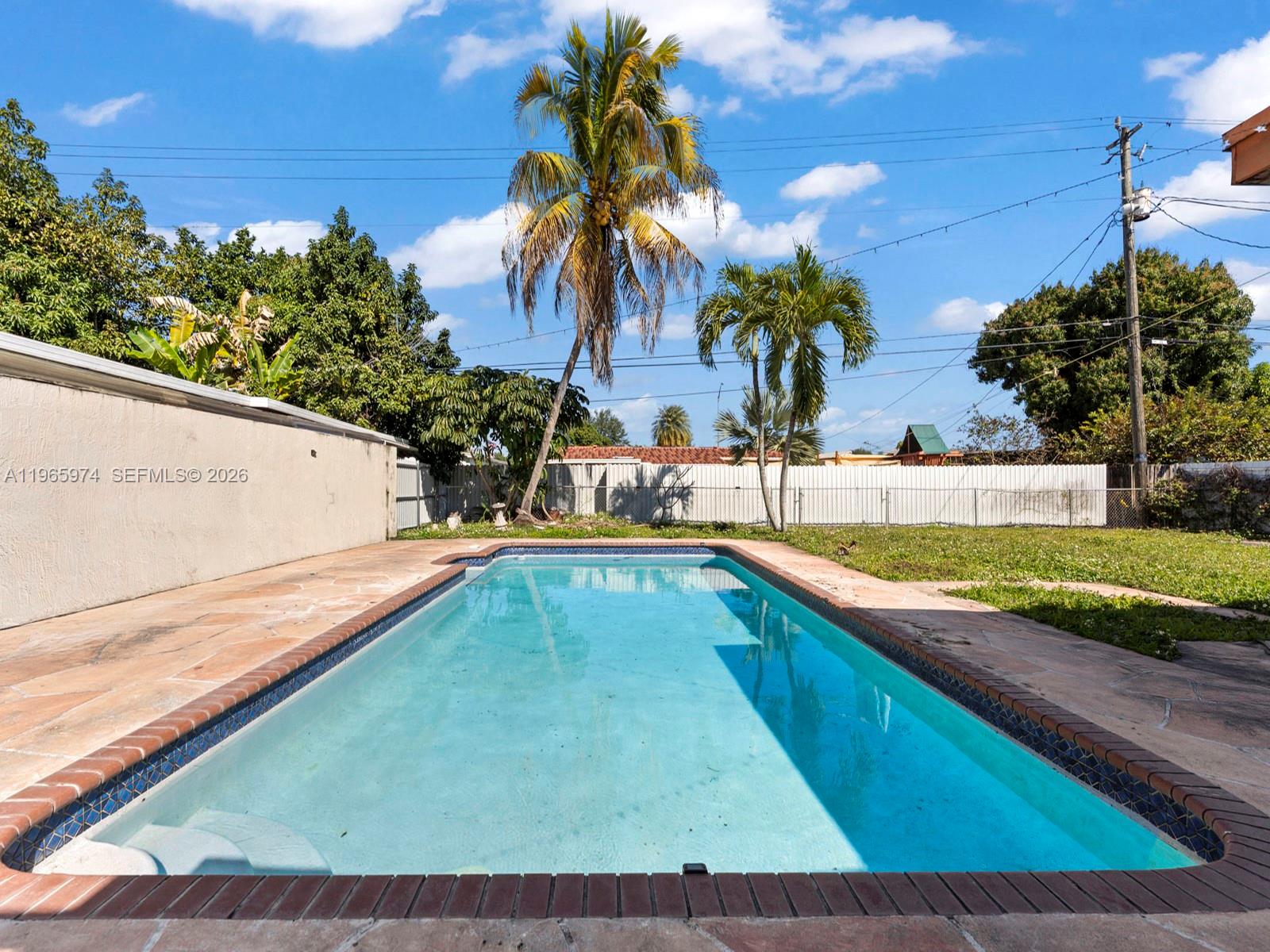 655 West 70 Place Hialeah, FL 33014 - Photo 4 of 40