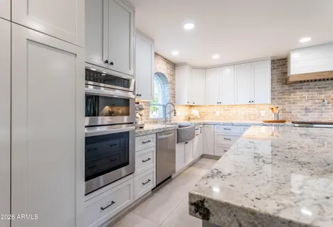 $925,000 | 9618 North 35th Place, Phoenix, AZ 85028