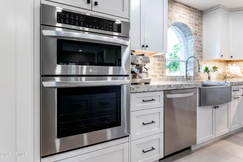 $925,000 | 9618 North 35th Place, Phoenix, AZ 85028