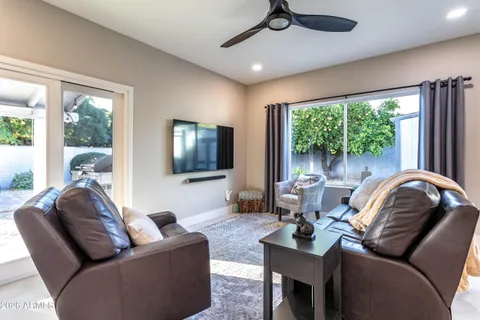 $925,000 | 9618 North 35th Place, Phoenix, AZ 85028