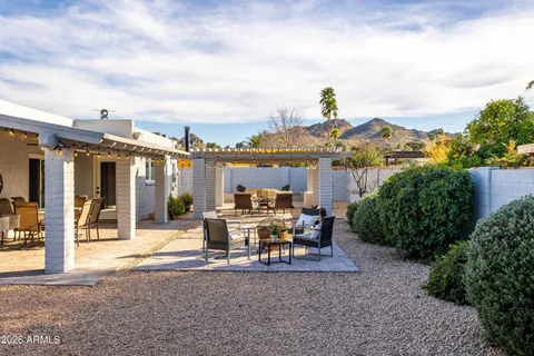 $925,000 | 9618 North 35th Place, Phoenix, AZ 85028