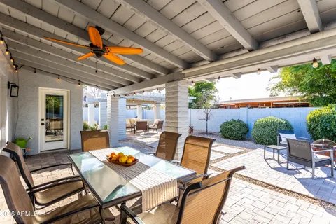 $925,000 | 9618 North 35th Place, Phoenix, AZ 85028