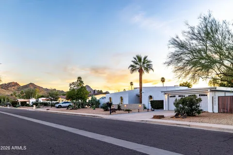 $925,000 | 9618 North 35th Place, Phoenix, AZ 85028