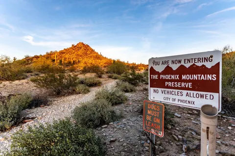 $925,000 | 9618 North 35th Place, Phoenix, AZ 85028