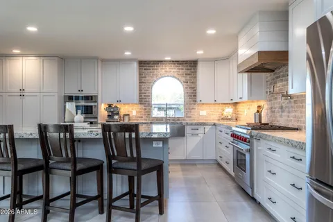 $925,000 | 9618 North 35th Place, Phoenix, AZ 85028