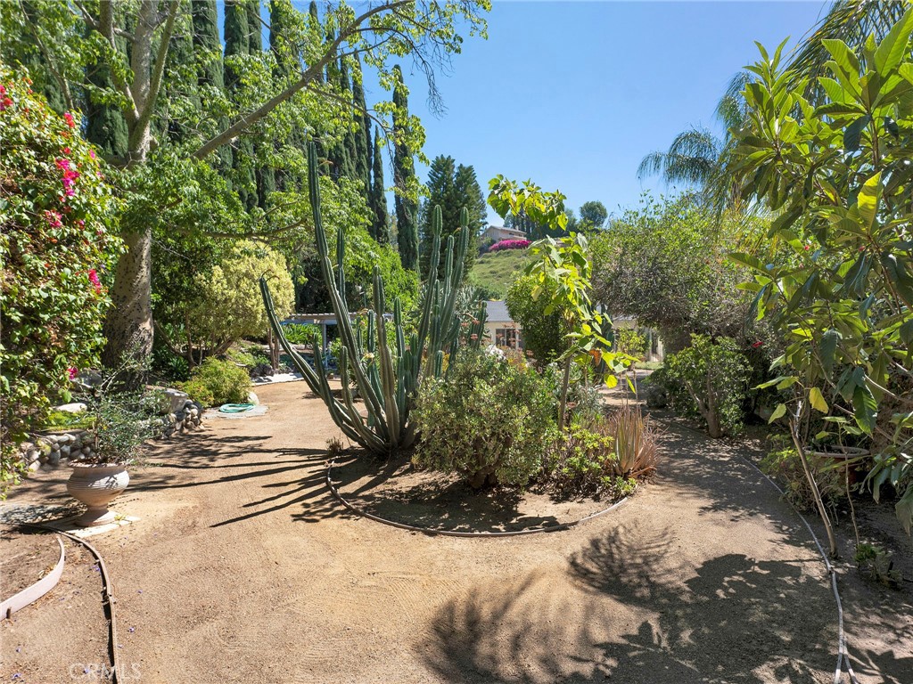 11549 Baird Avenue Porter Ranch, CA 91326 - Photo 34 of 39