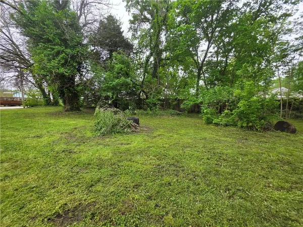 $9,900 | 519 North Commercial Street, Nevada, MO 64772