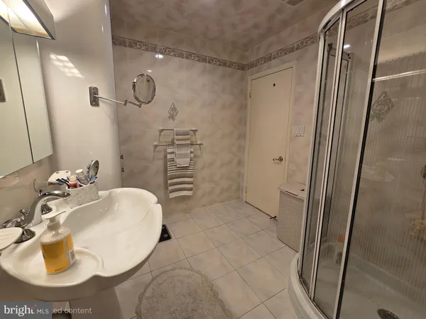 $599,999 | 743 Bridgeview Road, Feasterville-Trevose, PA 19053