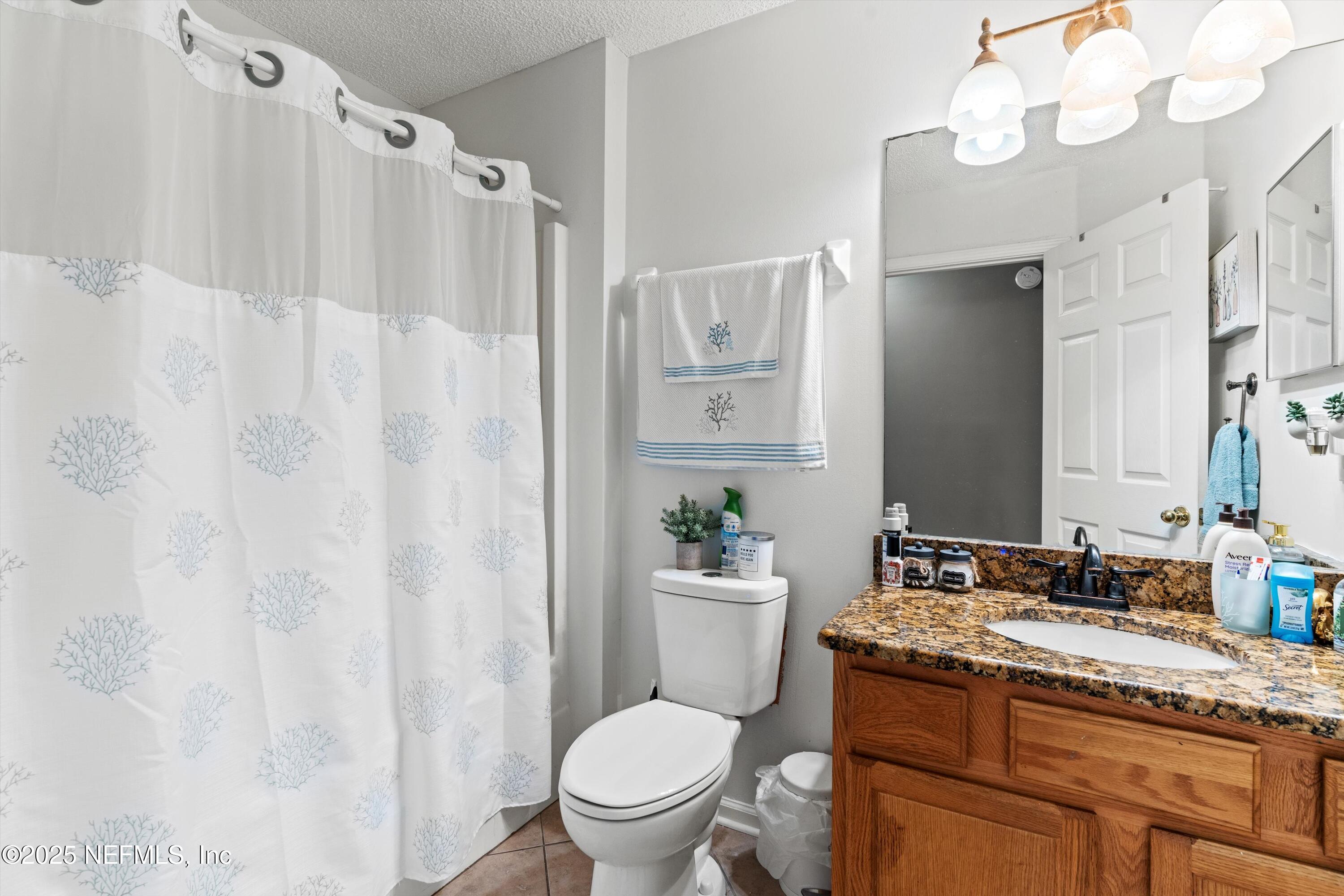 1410 Runes Court Middleburg, FL 32068 - Photo 14 of 22 Guest Bath