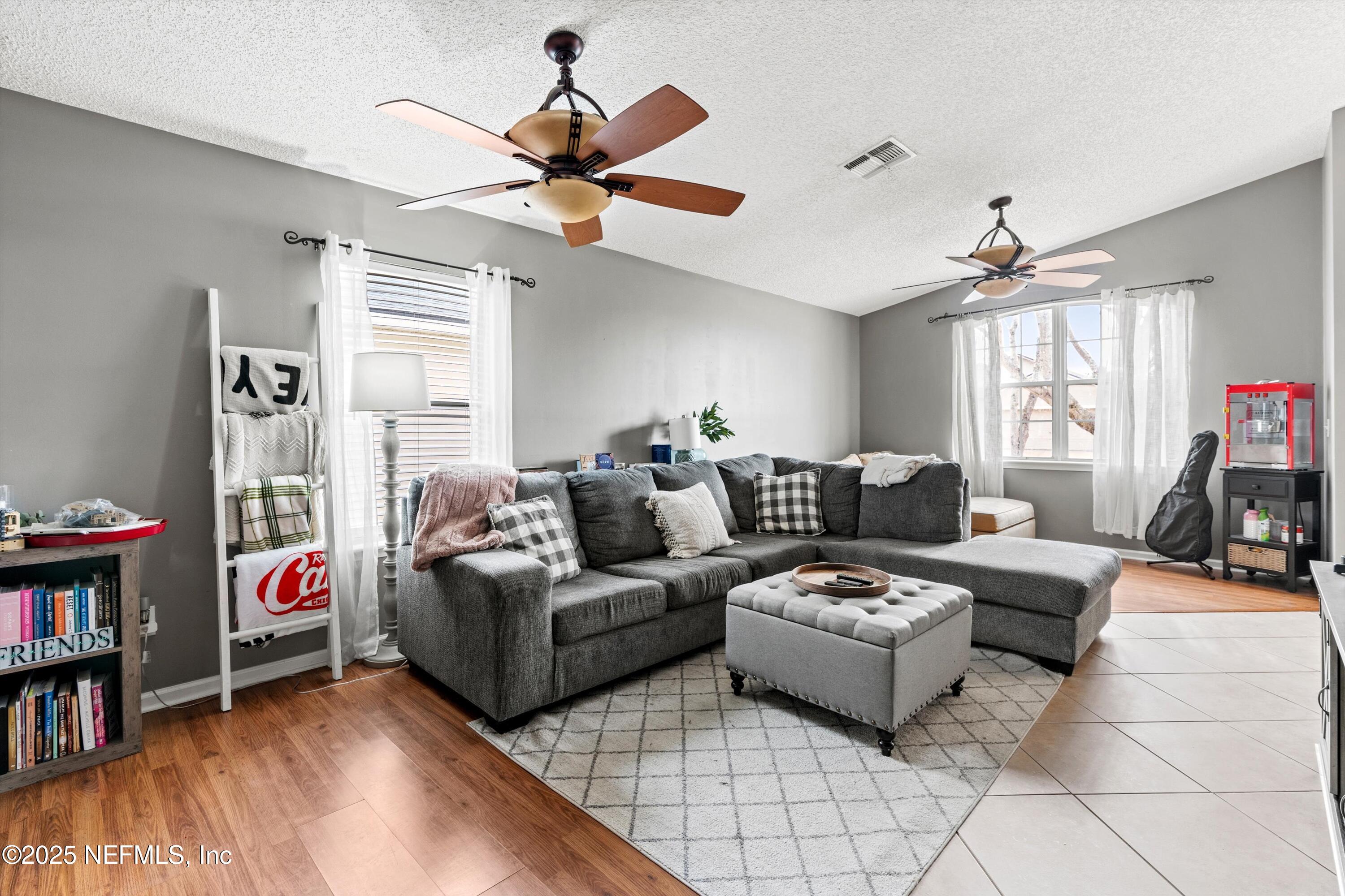 1410 Runes Court Middleburg, FL 32068 - Photo 3 of 22 Living Room