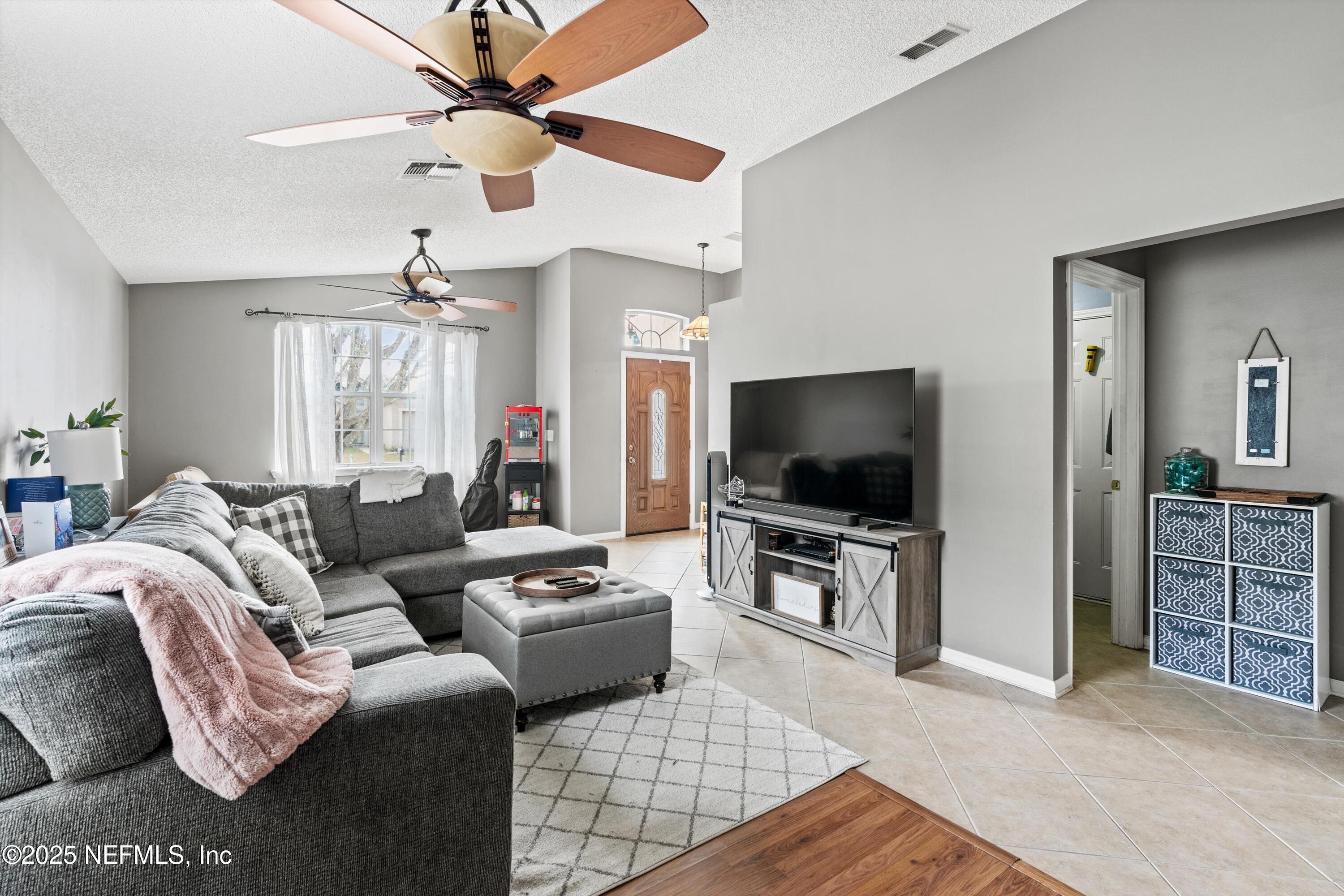 1410 Runes Court Middleburg, FL 32068 - Photo 4 of 22 Living Room