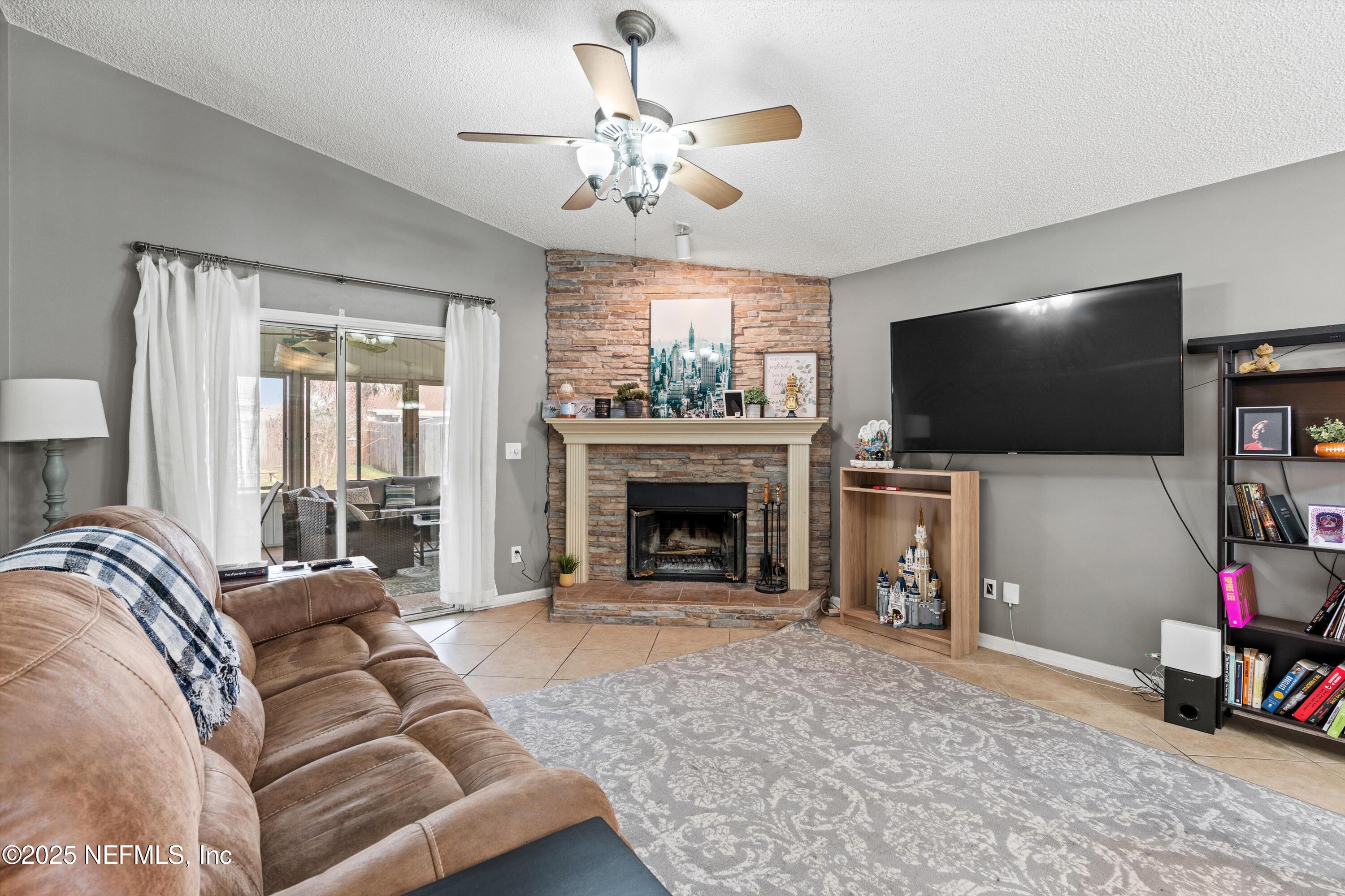 1410 Runes Court Middleburg, FL 32068 - Photo 8 of 22 Family Room