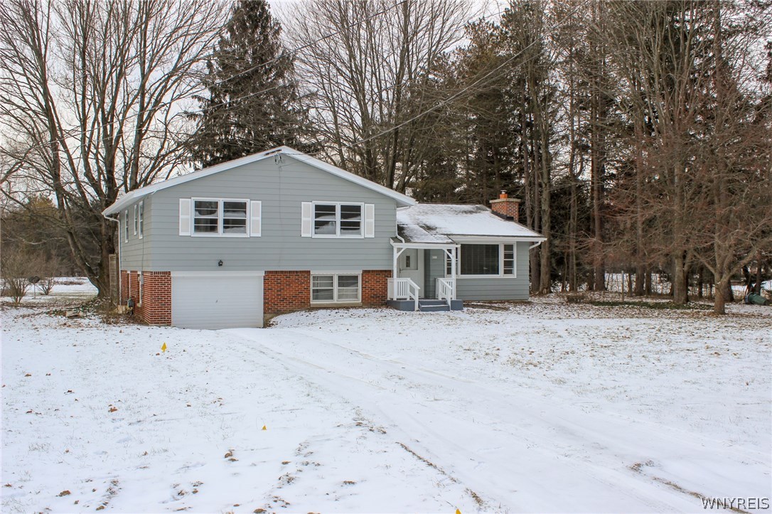 Welcome to 1660 Billington Rd! 4 beds, 1.5 baths,