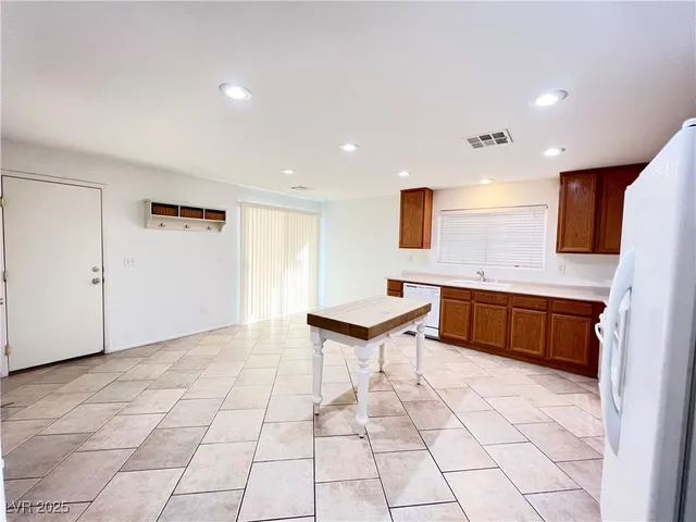 $1,850 | 11601 Giles Street, Las Vegas, NV 89183