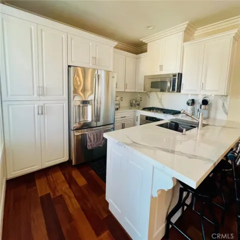 $2,750,000 | 720 Poinsettia Avenue, Corona del Mar, CA 92625