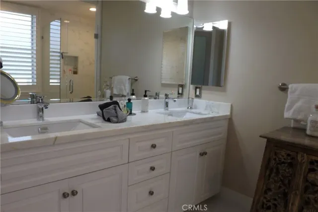 $2,750,000 | 720 Poinsettia Avenue, Corona del Mar, CA 92625