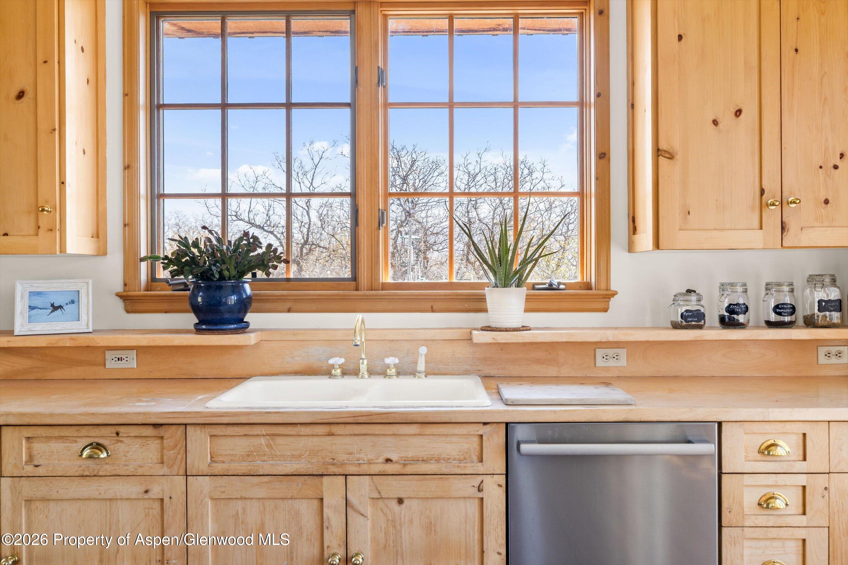 967 Buck Point Road Carbondale, CO 81623 - Photo 12 of 34 kitchen