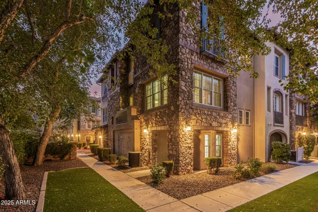 $489,999 | 2482 East Roma Avenue, Phoenix, AZ 85016