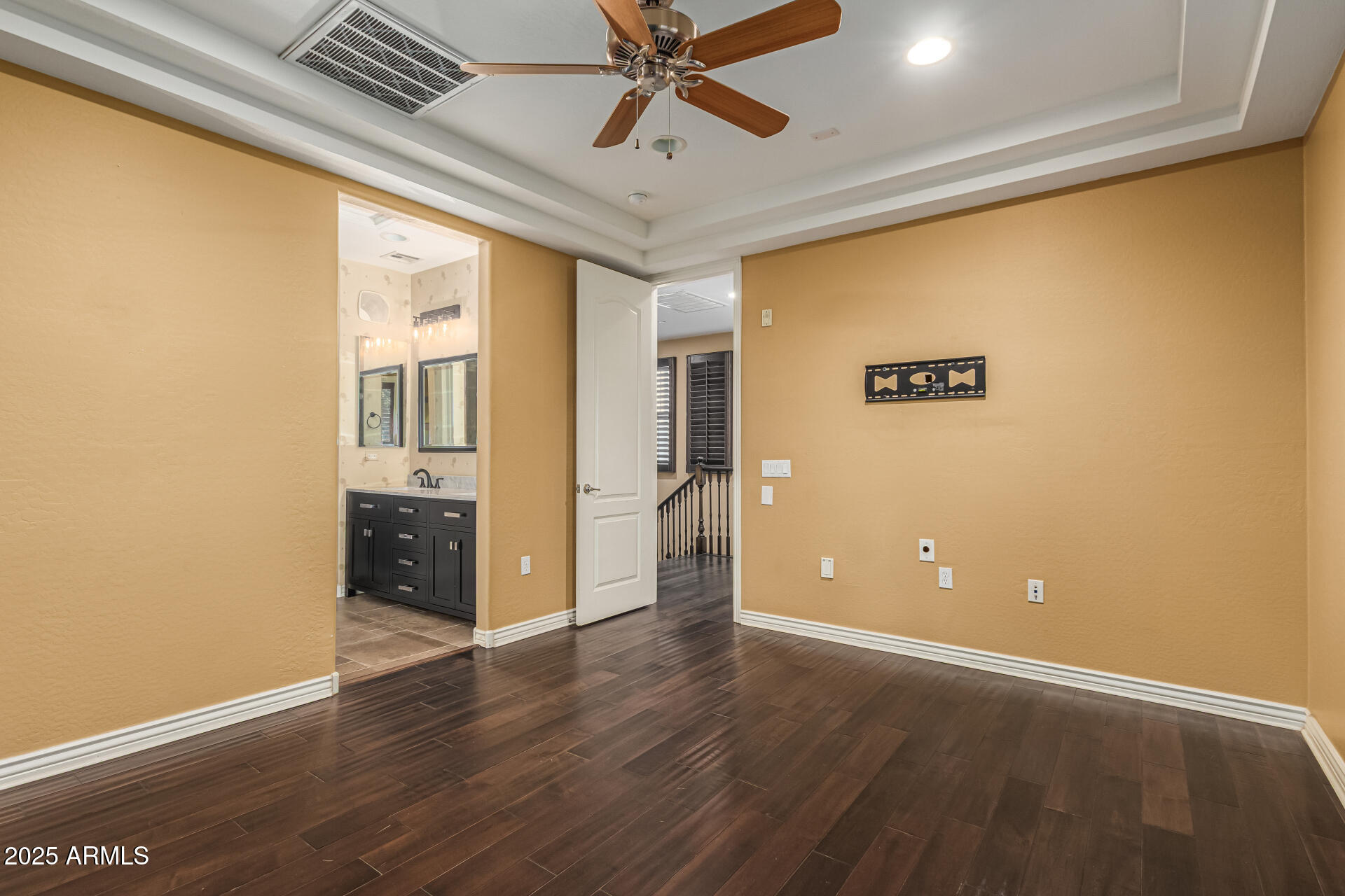 2482 East Roma Avenue Phoenix, AZ 85016 - Photo 18 of 39 a view of an empty room with a window
