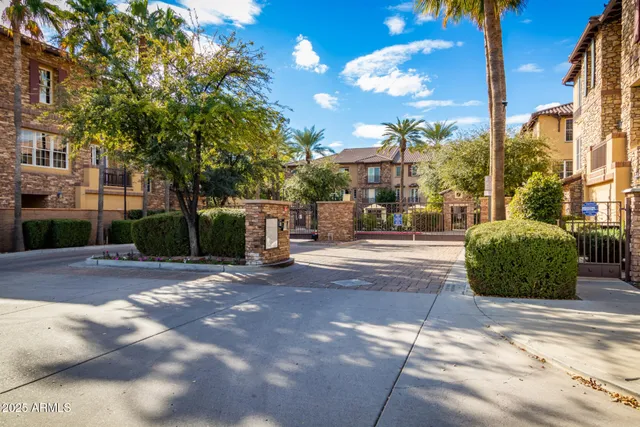 $489,999 | 2482 East Roma Avenue, Phoenix, AZ 85016