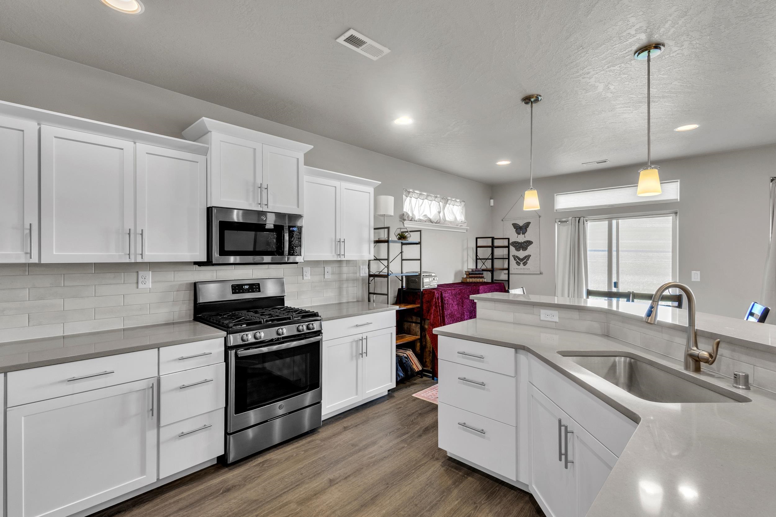 713 Condor Drive Cheney, WA 99004 - Photo 4 of 32