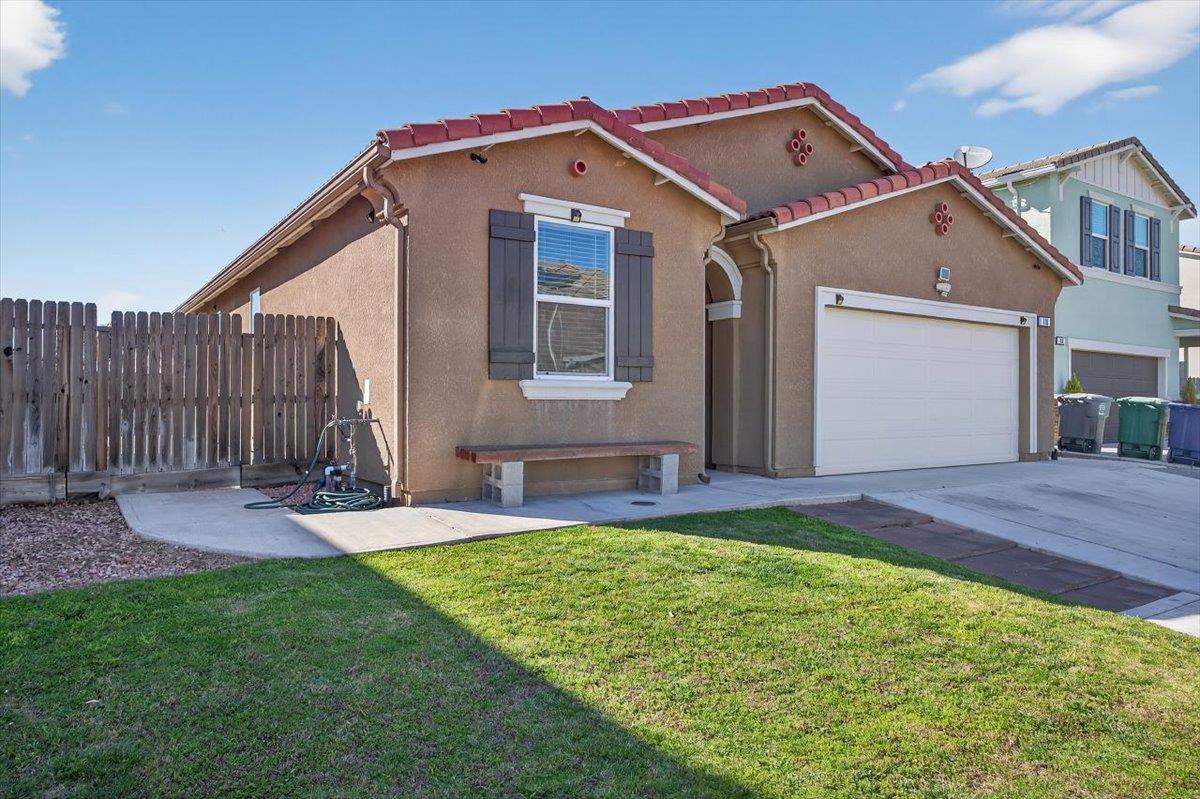 118 Peerless Street Madera, CA 93638 - Photo 3 of 35