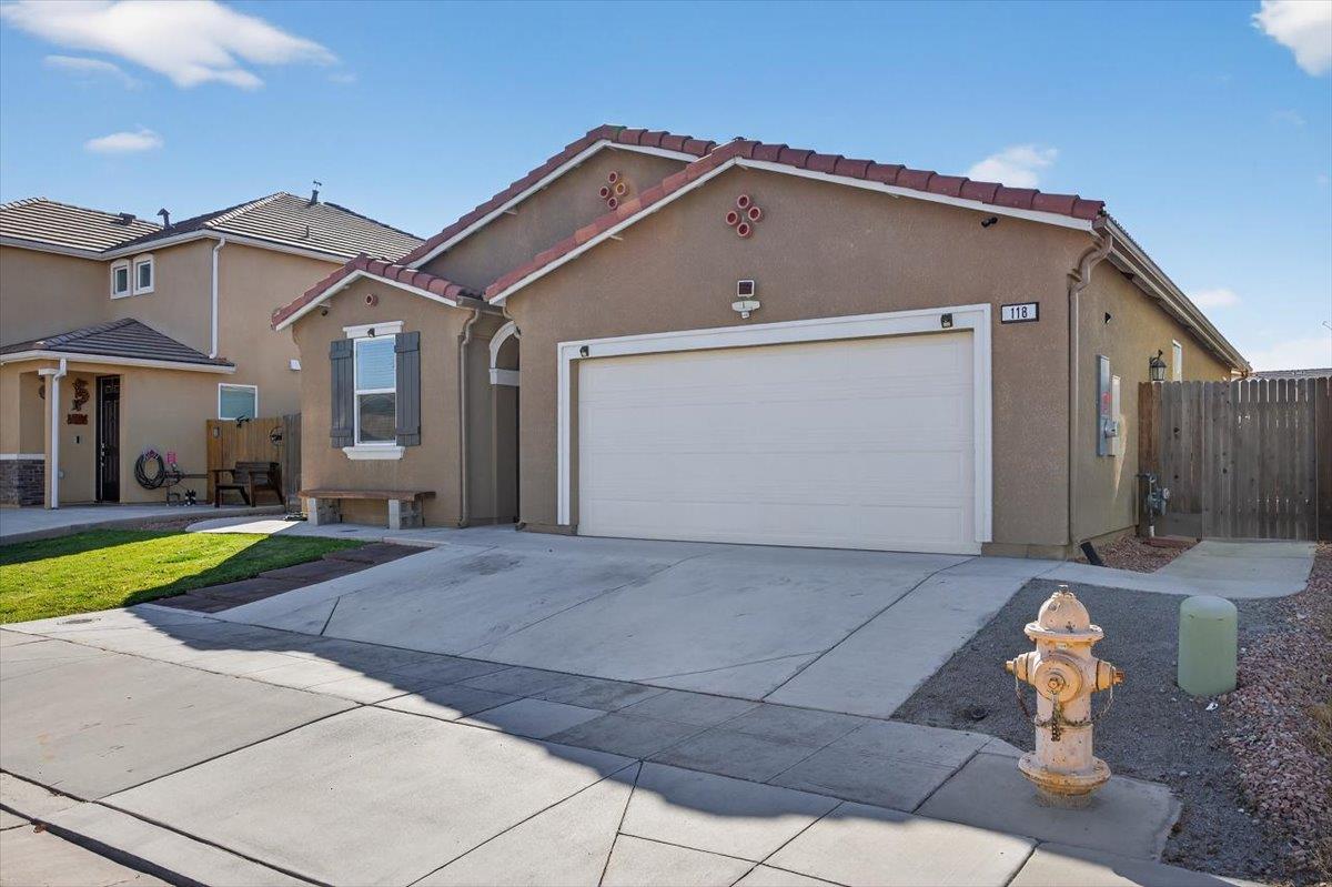 118 Peerless Street Madera, CA 93638 - Photo 4 of 35