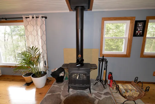 $399,000 | 69 Engleside Terrace, Newtown, CT 06482