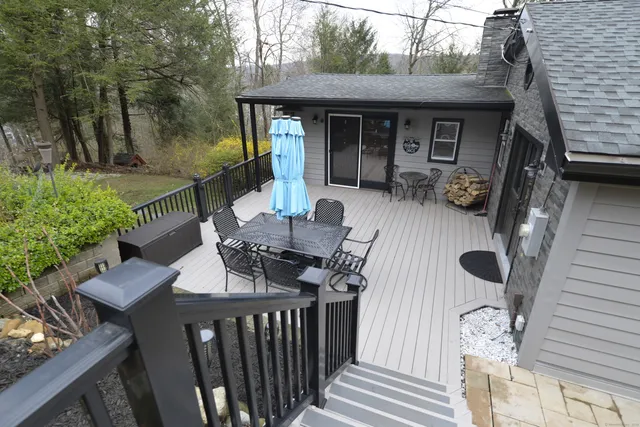 $399,000 | 69 Engleside Terrace, Newtown, CT 06482