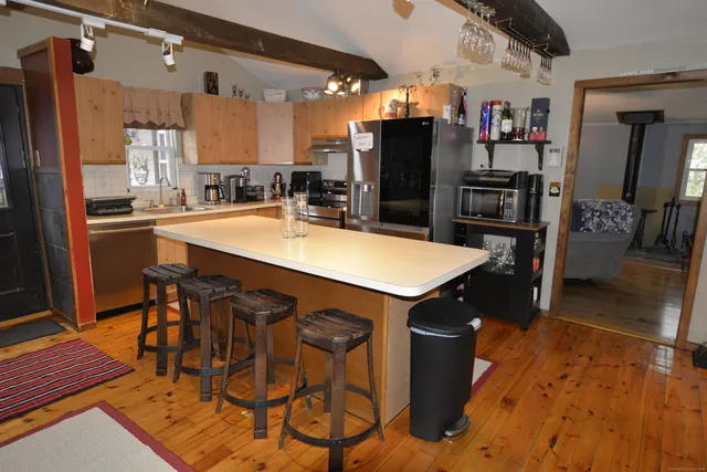 $399,000 | 69 Engleside Terrace, Newtown, CT 06482