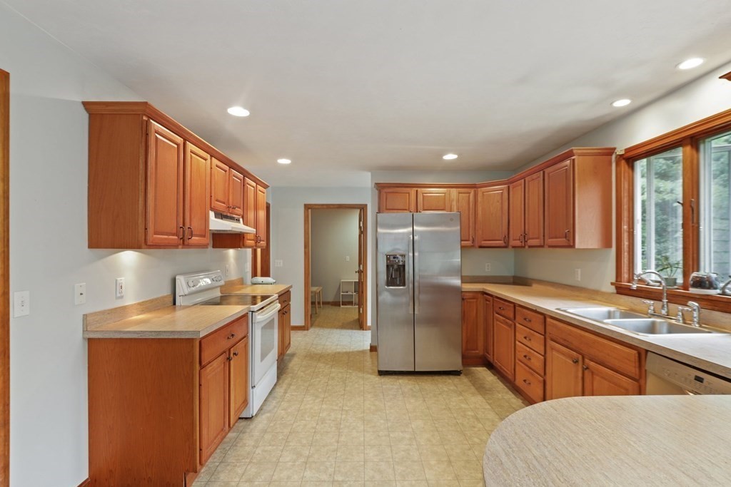 52 Hastings Road Spencer, MA 01562 - Photo 15 of 34 Gallery Image 15
