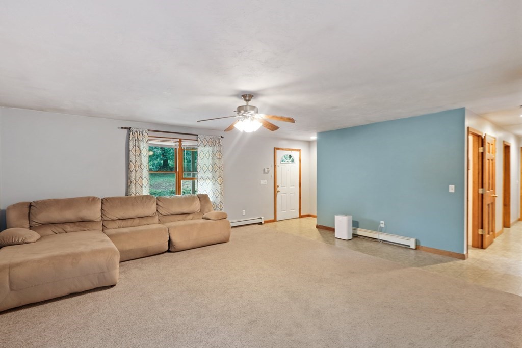 52 Hastings Road Spencer, MA 01562 - Photo 6 of 34 Gallery Image 6
