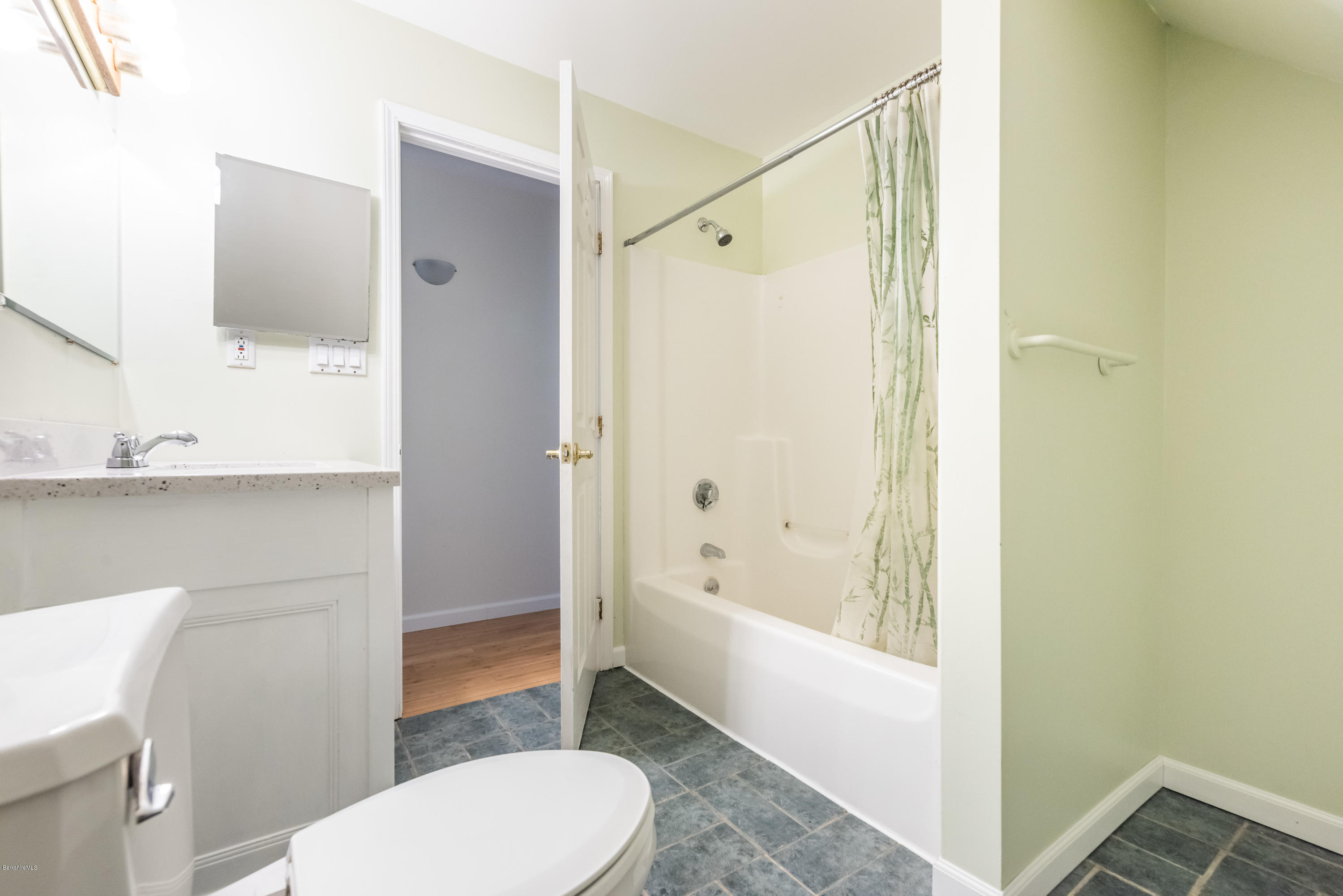 1080 Lenox Road Richmond, MA 01254 - Photo 26 of 30 2nd fl full bath