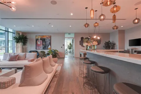 $3,000,000 | 650 Northeast 32nd Street, Unit BH7, Miami, FL 33137