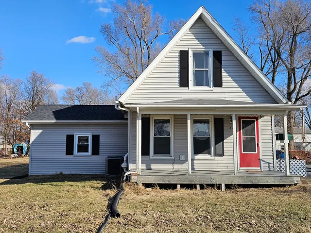 $144,900 | 310 North 1st Avenue, Chenoa, IL 61726